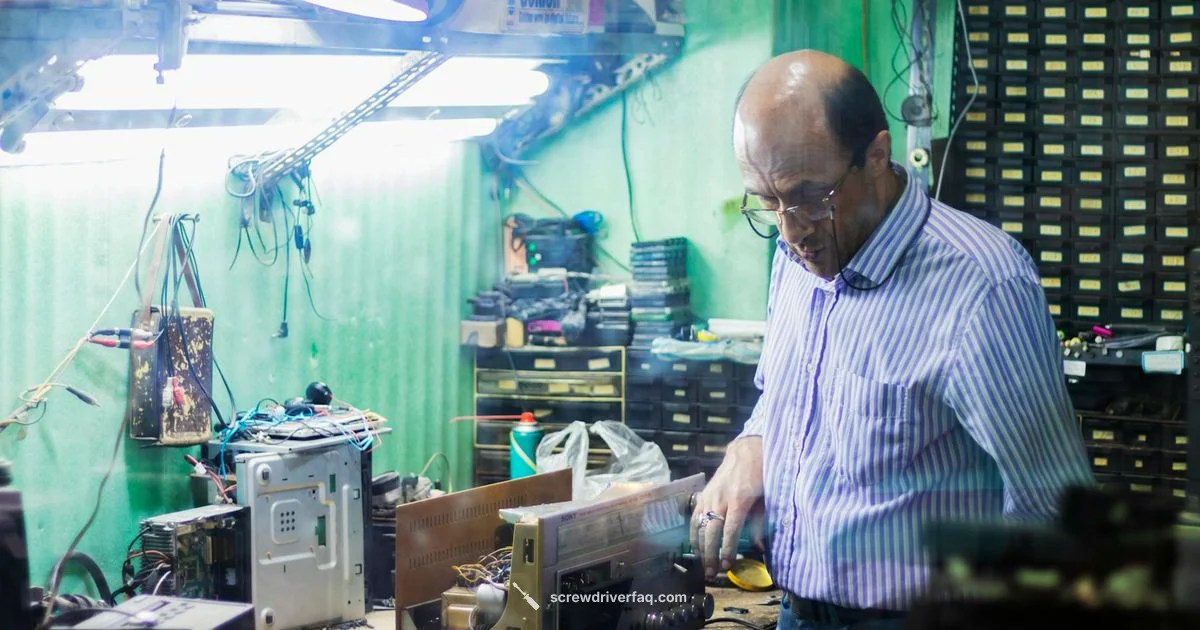 Who Uses Screwdrivers Who Uses Screwdrivers - Screwdriver FAQ