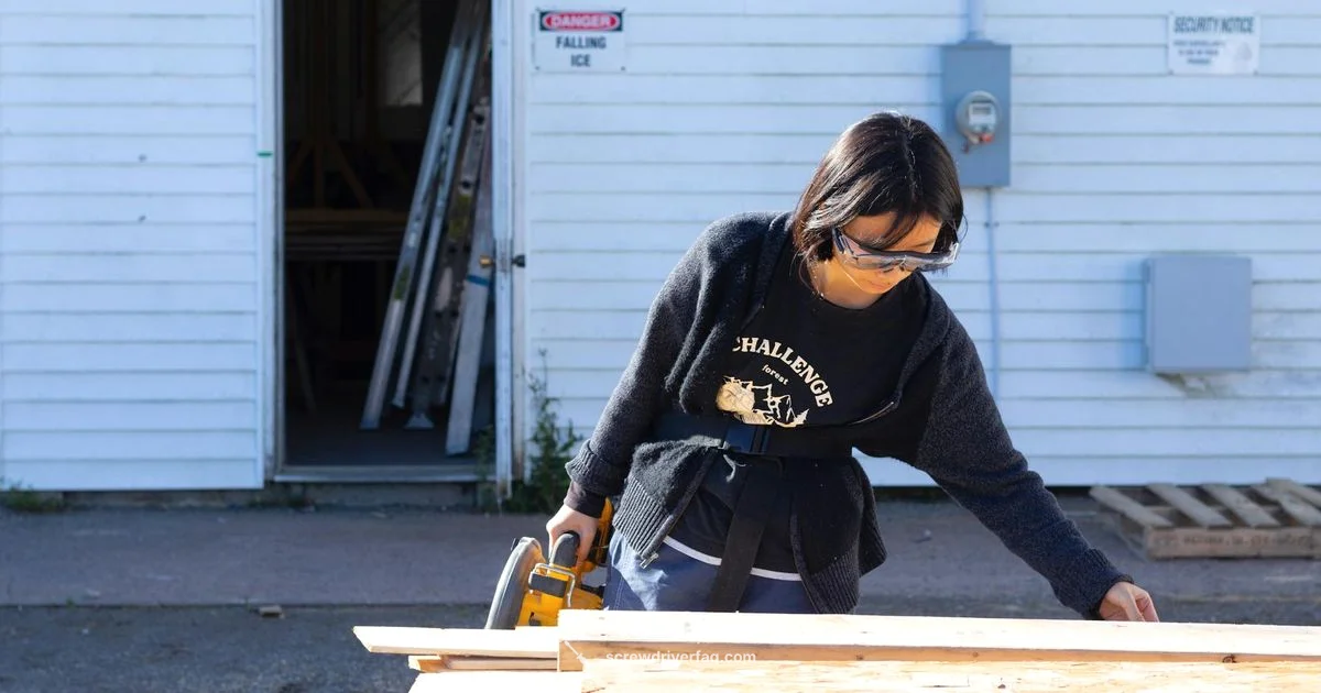 Cordless Screwdriver Guide - Screwdriver FAQ