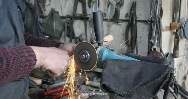 Handheld Screwdriver Guide - Screwdriver FAQ