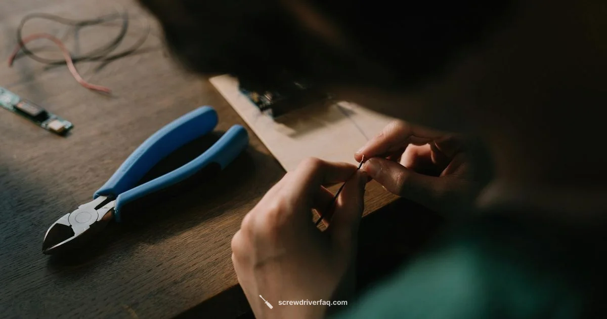 Triangle Screwdriver Guide - Screwdriver FAQ