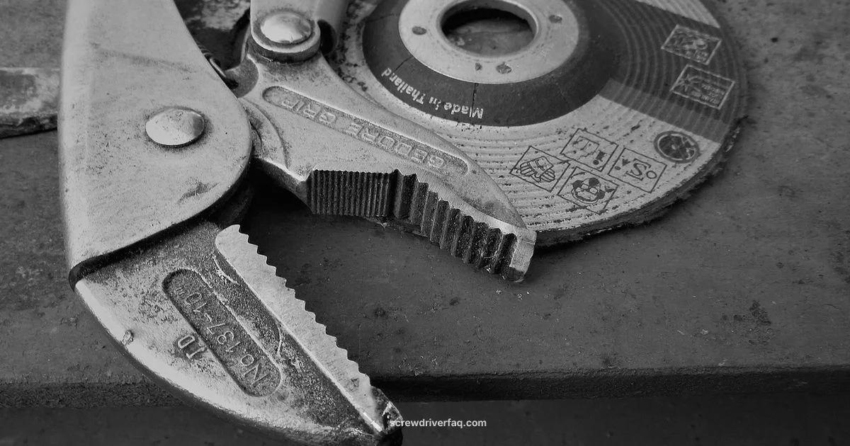 Magnetic Screwdriver Guide Magnetic Screwdriver Guide - Screwdriver FAQ