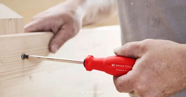 Stubby Ratchet Spotlight - Screwdriver FAQ